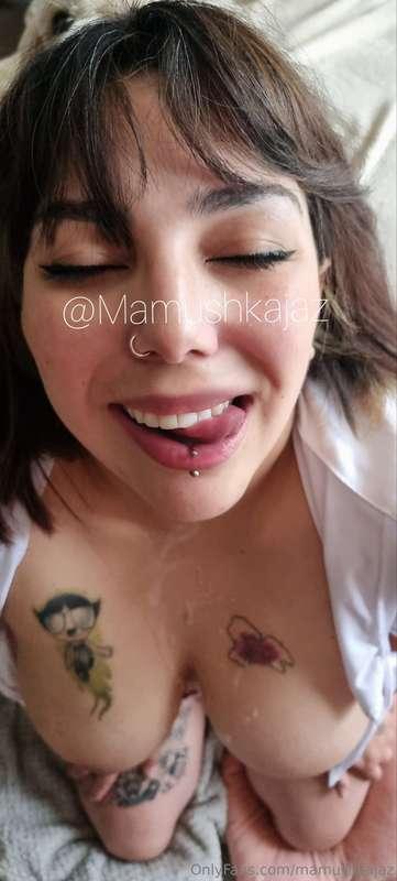 Aquí una Mamu con Semen jajajaja recuerden nunca el semen a ..