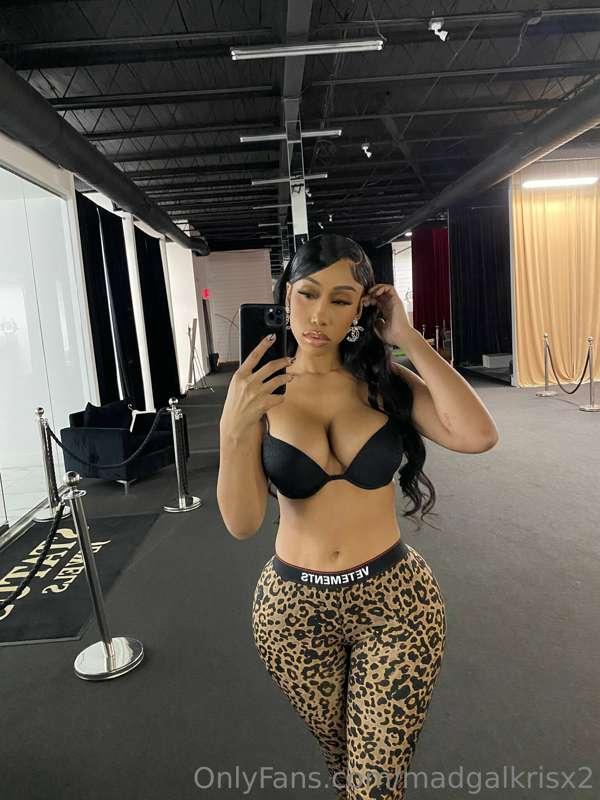 DM right now I'm bored