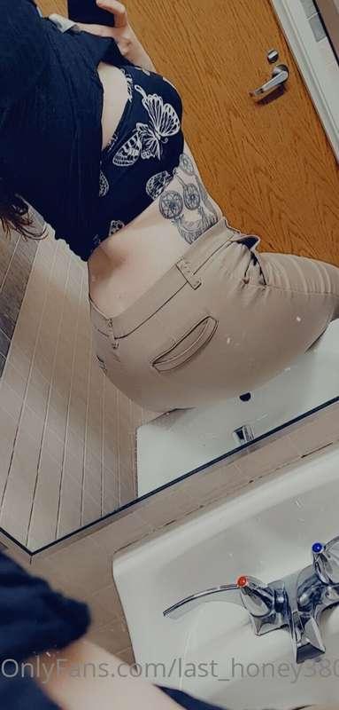Please bend me over this sink!