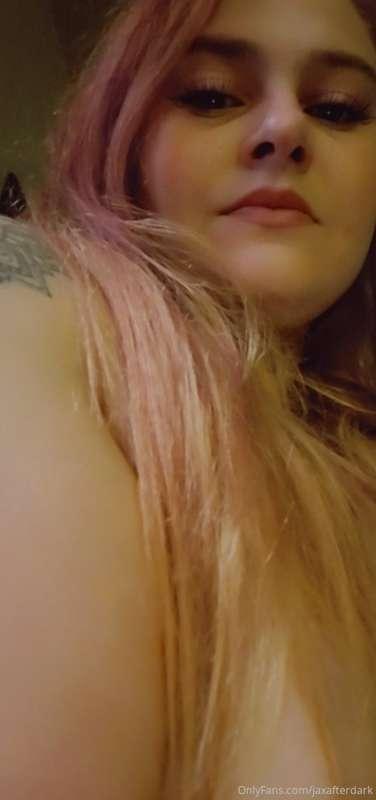 Good morning, my loves!

Who wants to buy me coffee this mor..