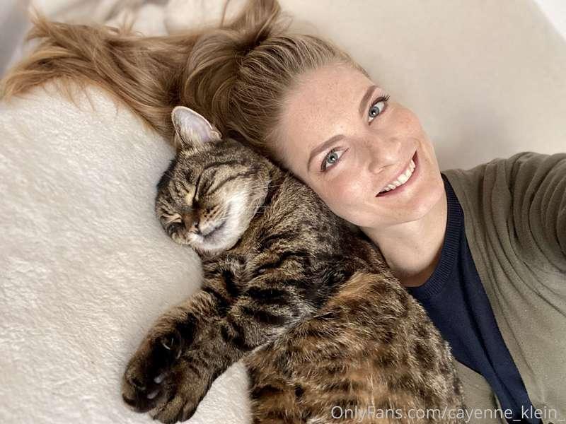 Wish you a lovely day. Kisses ♥️💋💋💋