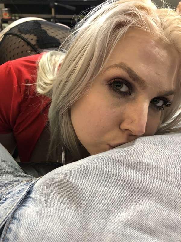 I'm going to be sucking cock on Chaturbate in about 30 minut..