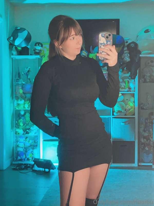 I can’t believe how wet my panties were underneath this dres..