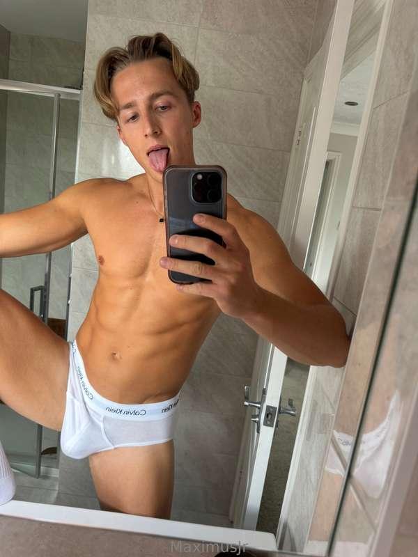 Which ass can I eat?🥵🍑