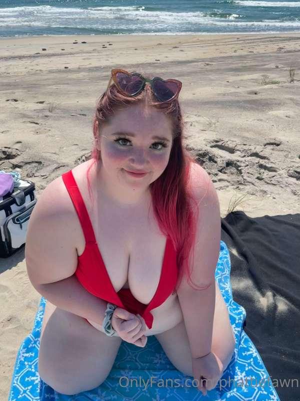 I had so much fun taking these, still have more beach pics q..