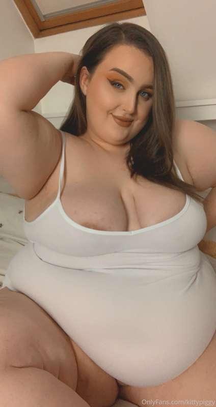 Just a couple extras from previous shoots, new content to fo..