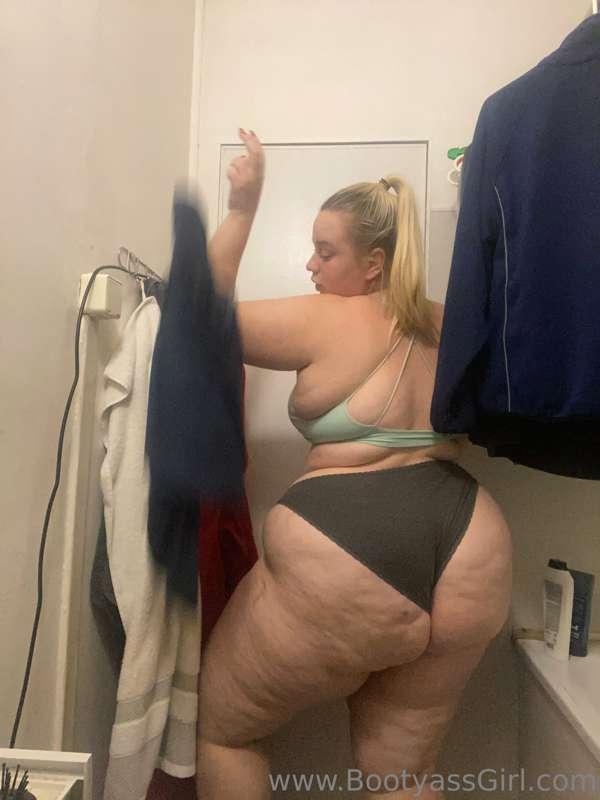 bootyassgirl image #2