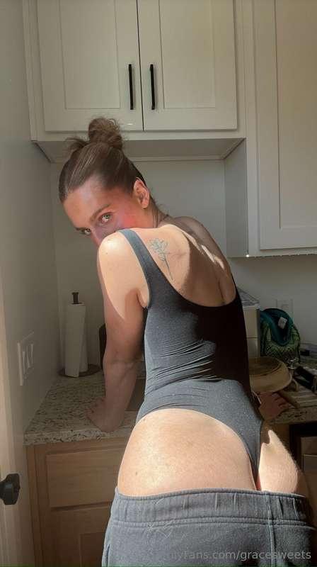 Dm and get naked with me, I have a plan 😈