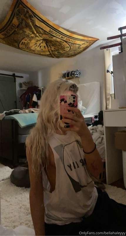bellahaleyyy image #0