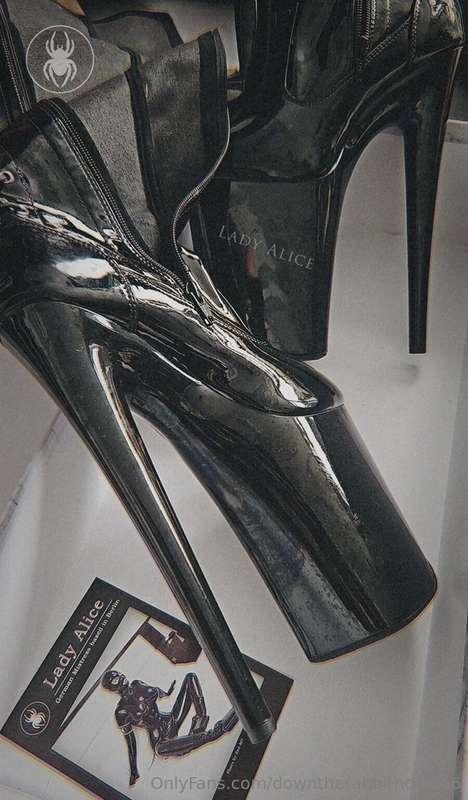 Am Wochenende hatte ich ein tolles Photoshooting in Latex. D..