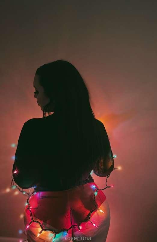 Christmas lights are so pretty 💕 DM me lights for my tits ou..