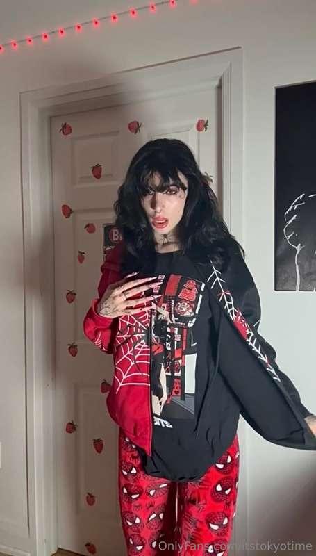 strip tease🤩teasing you with my body while i slowly strip, f..