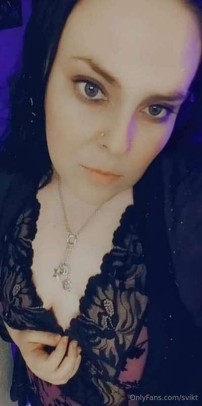 Enjoy some photos of me 🖤🖤
Check some content out. Scroll do..