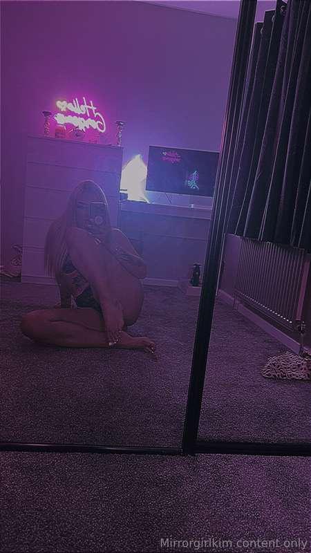 Do you think my feet are pretty?🤭