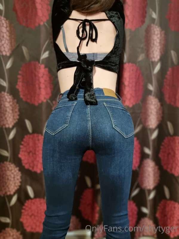 I love jeans and how sexy they look - even sexier topless! C..