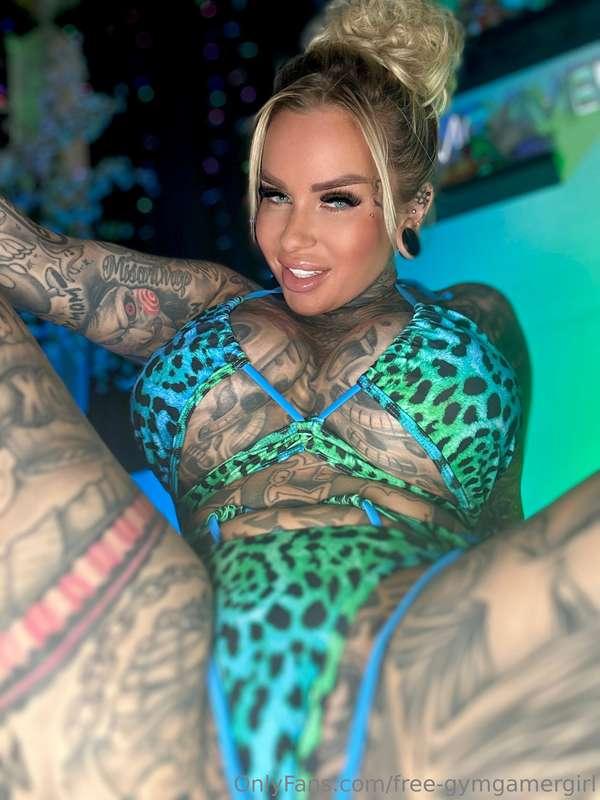 Good morning babe ☀️ want a blowjob this morning ? 😇