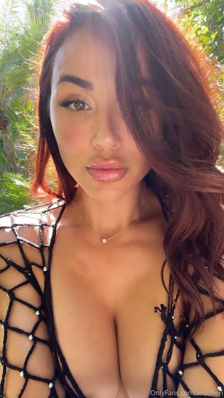 LIVESTREAM tomorrow (Thursday) at 4pm PST 😍 let's hang out &..