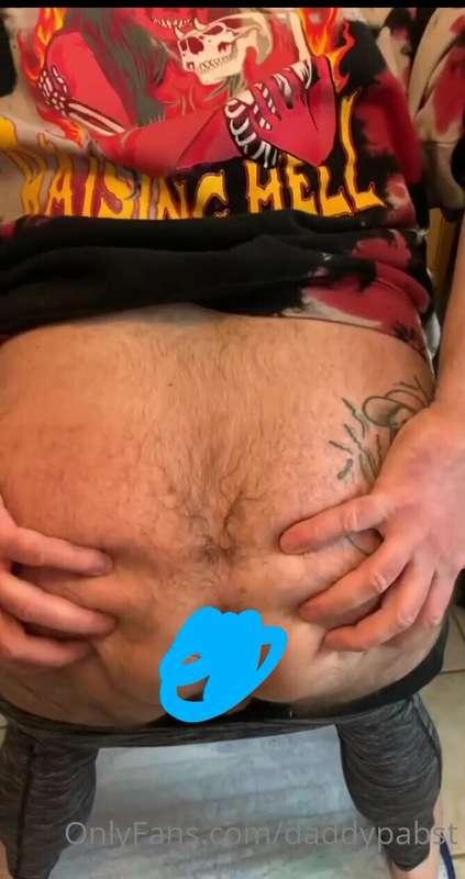 Shaking my ass in the kitchen leads to a slippery and hard s..