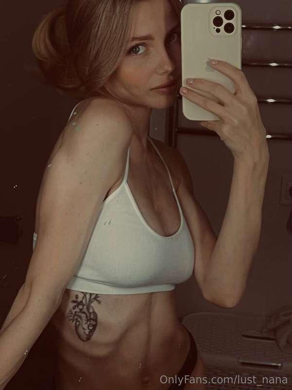 It's just me, a mirror and the mood to be a little bolder to..