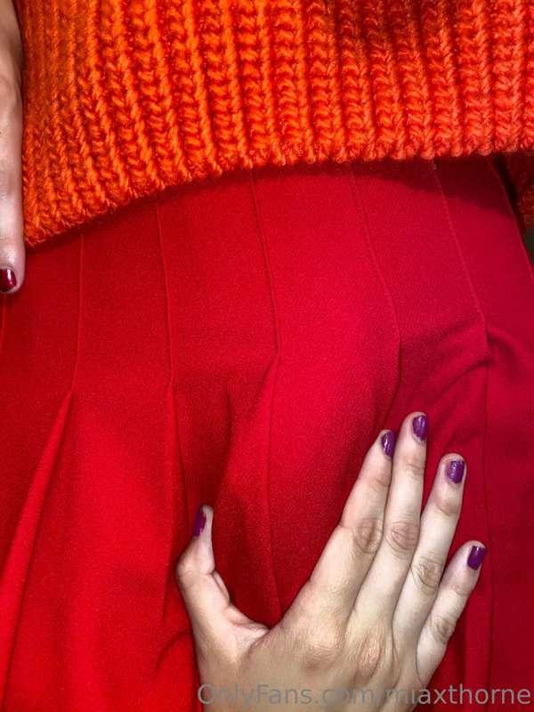 if this gets 75 likes then velma will say “jinkies” when she..