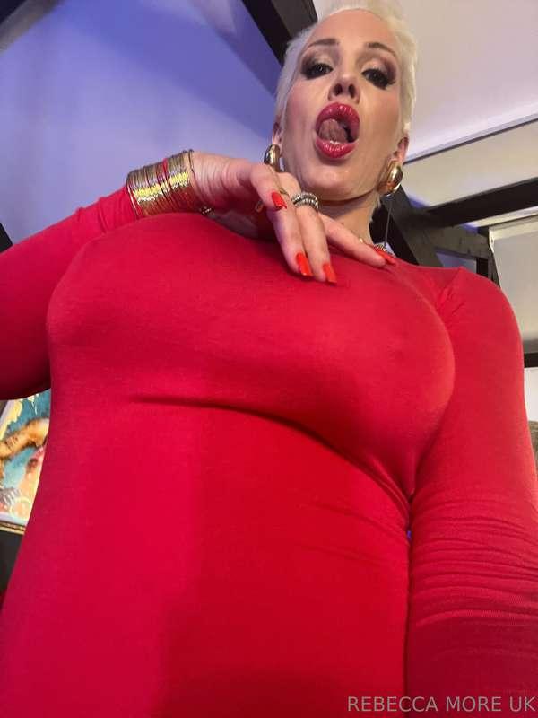 Titty fuck me? 🍒