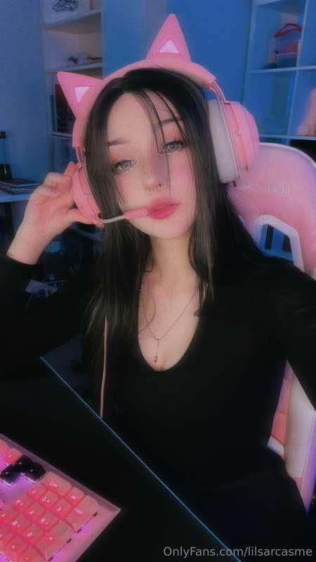 come *play* with me 🫶