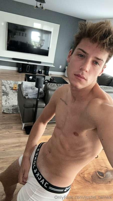 Who you looking at 👀