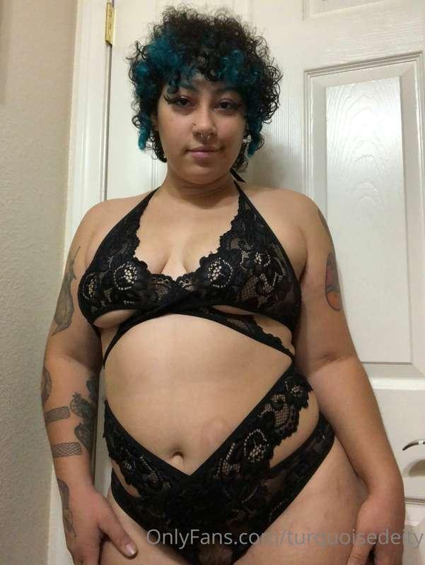 Which outfit do you like better? 😘