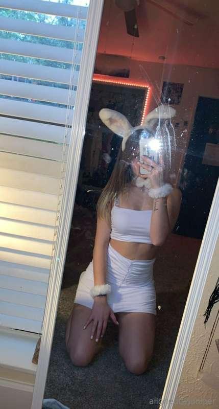 Some bunny is ready for a wild night☺️