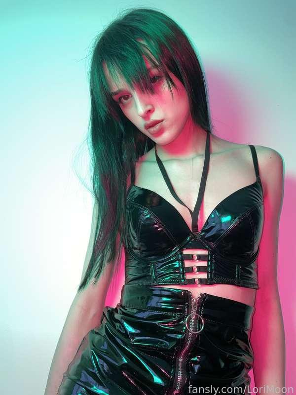 lorimoon image #0