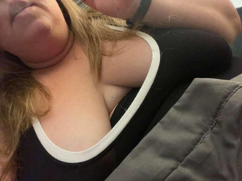 bigtittyblonde image #2