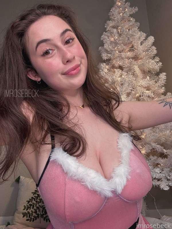 Is this what you wanted for Christmas?

#curvy #bigboobs #lingerie #nipples