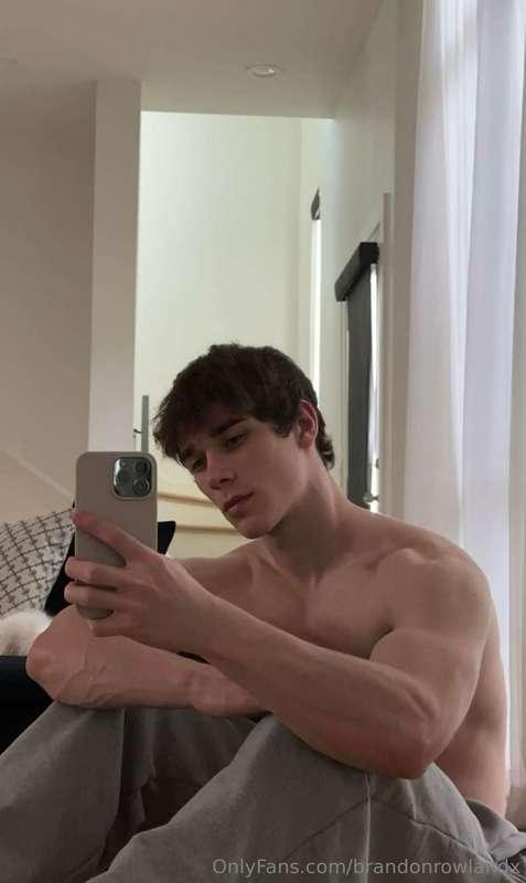 brandonrowlandx image #0