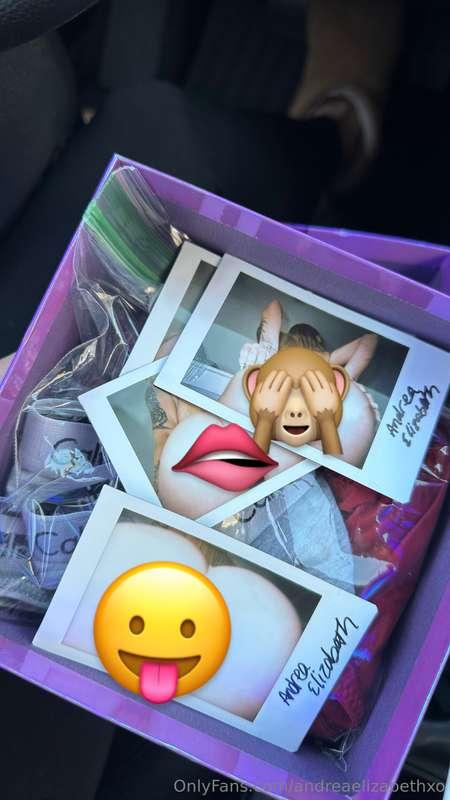 Can i send you autographed polaroid nudes? 🙈 