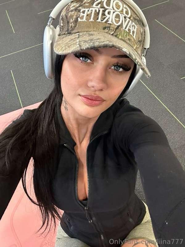 Comment a 💪🏼 if you would be my gym buddy 😏