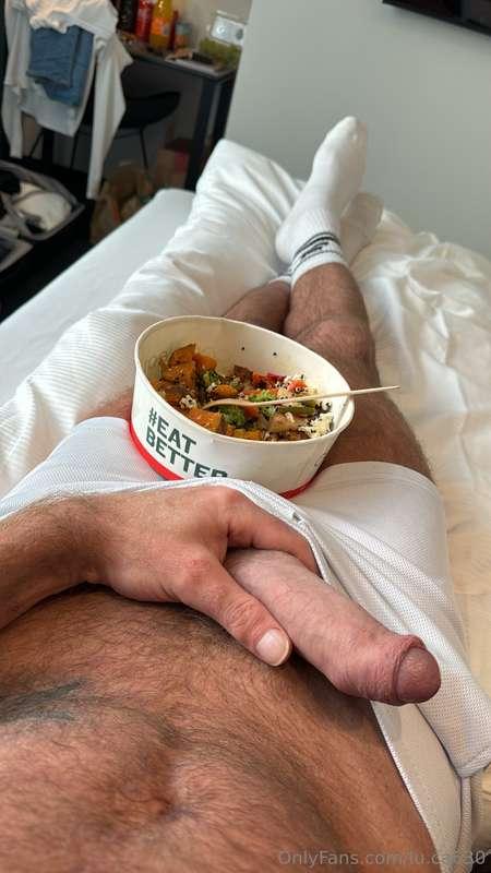 Essen-Wichsen-Schlafen
Weekend start💋