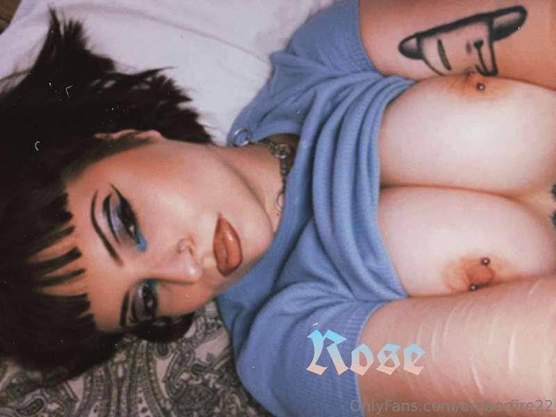 ## 🥀 ***Subscribe to your French baby girl*** 🥀 oh oui chéri..