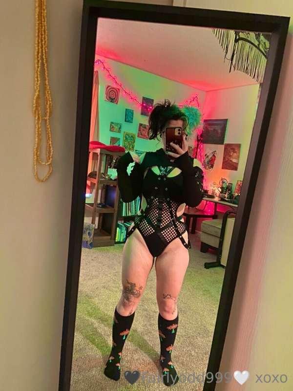 Now get on your knees for me