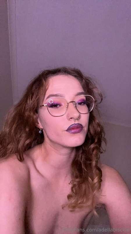 just teasing my new video look😘🖤