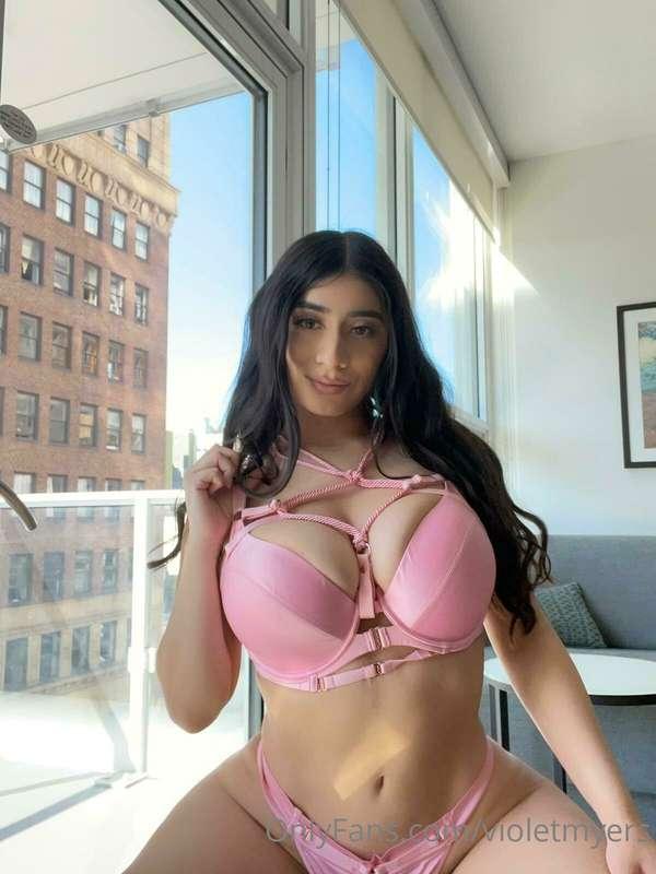 I guess you're here because you like curves 🤭