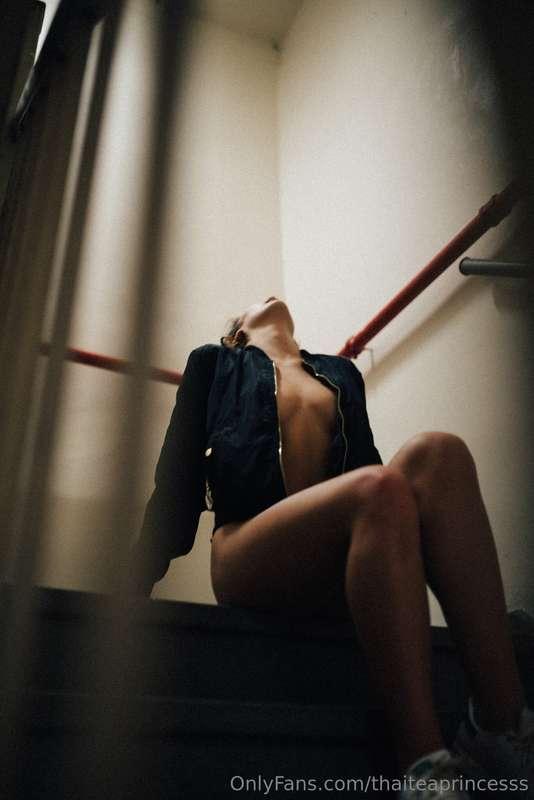 Face, booty and maybe a nip slip (or two 👀)