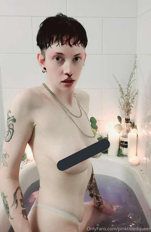 💜💜💜 Bath shoot photo pack 2 💜💜💜
Do you want me wet and slipp..
