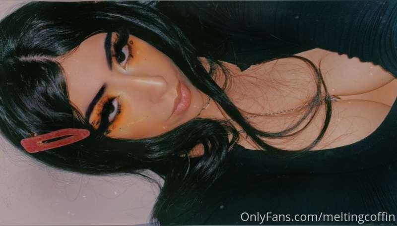 muah ;) who would love to see sum more titty