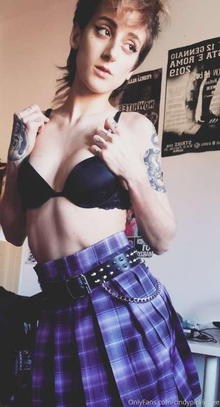 🌸🖤 More nasty pics on @cindypickle 🖤🌸
Now you get a B/G vid ..