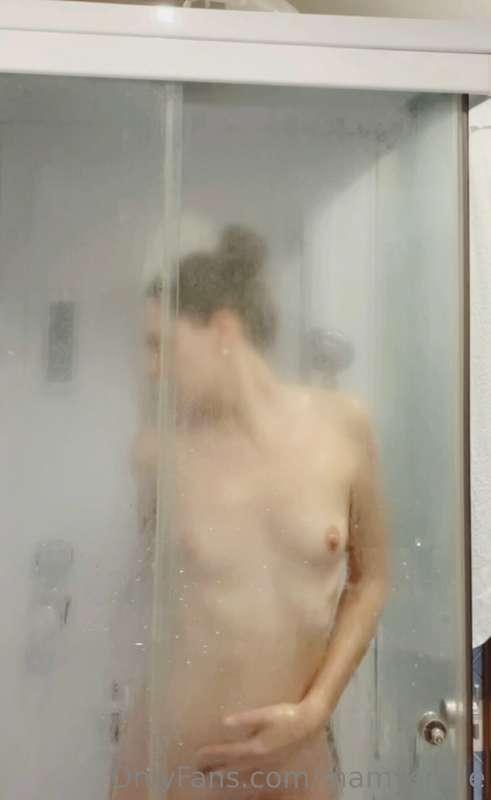 👀 👀 mi sentivo osservata🤔 qualcuno ha messo una camera nella..