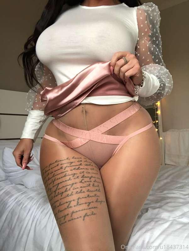 Good morning!! 💕 do you like my panties?? 💕