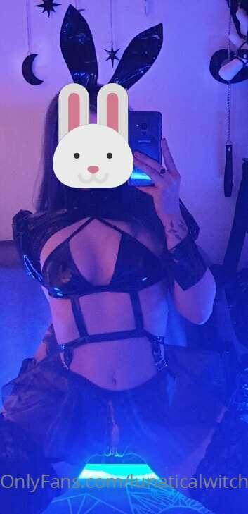 Naughty bunny 😈🐰 I look so hot in this outfit and I am takin..