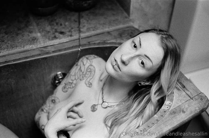 laceandleashesallin image #4
