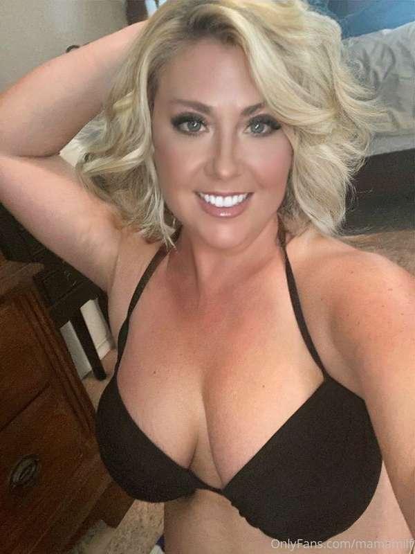 Want to run your hands through my hair?? 😘 