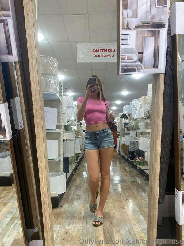 Hmm are you looking for a mirror? Or me? 🤭